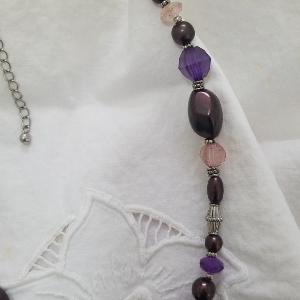 Necklace purple, pink, silvertone beads - Picture 7 of 7